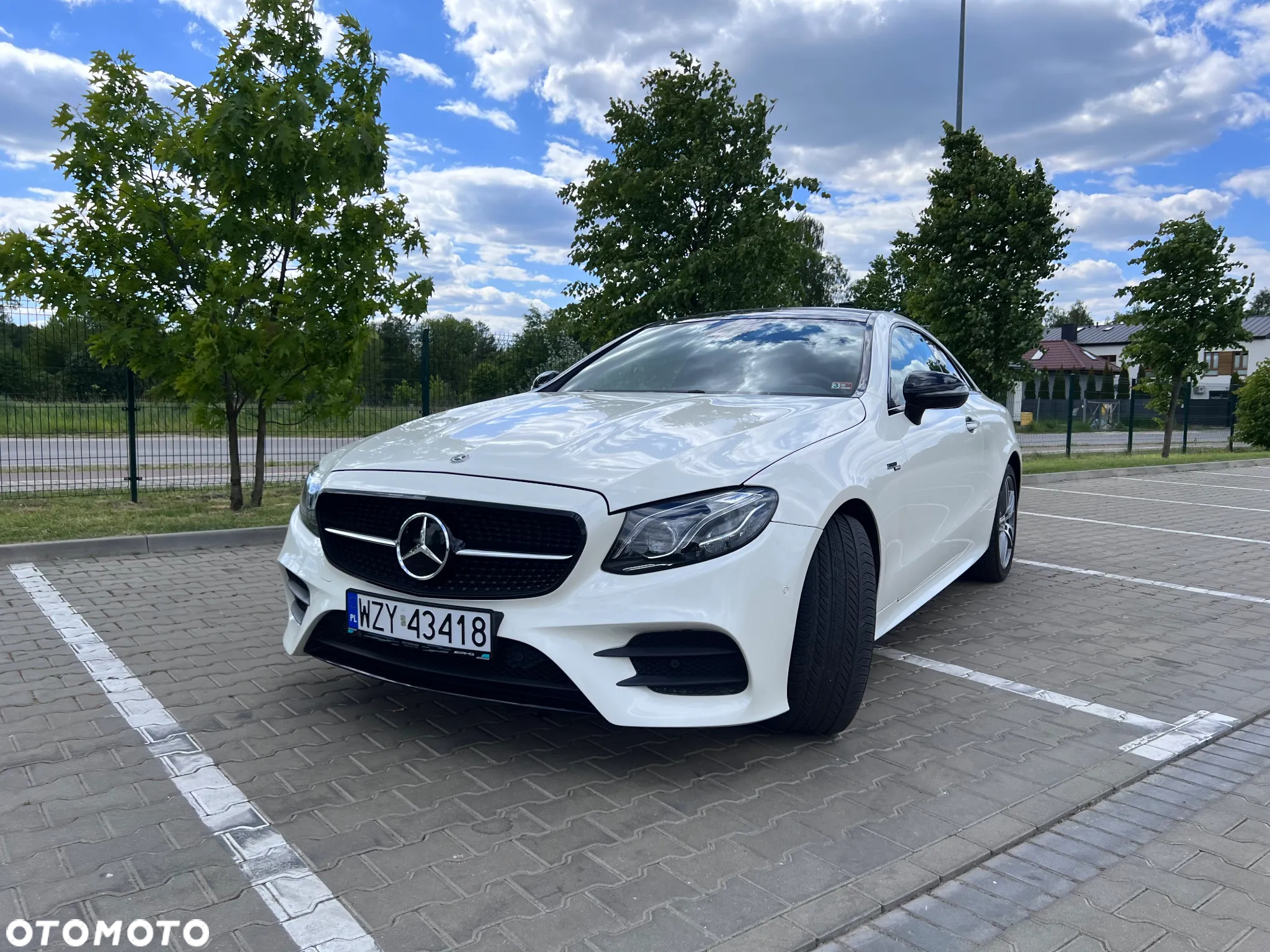Mercedes-Benz Klasa E 400 4Matic Coupe 9G-TRONIC AMG Line - 27