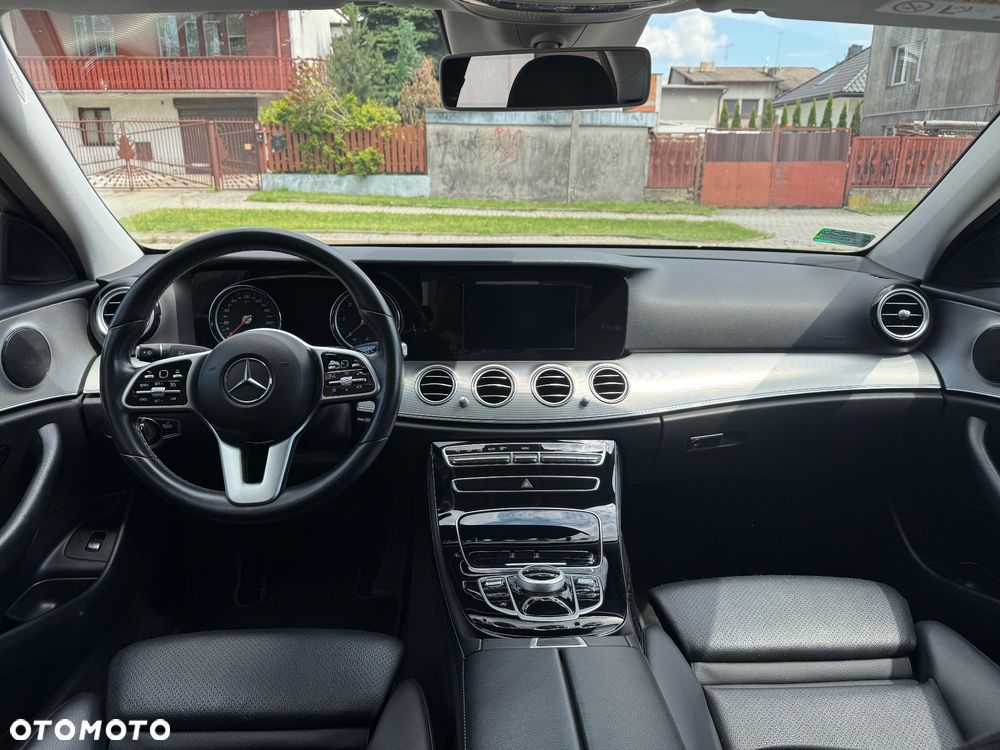 Mercedes-Benz Klasa E 220 d 4-Matic 9G-TRONIC - 8