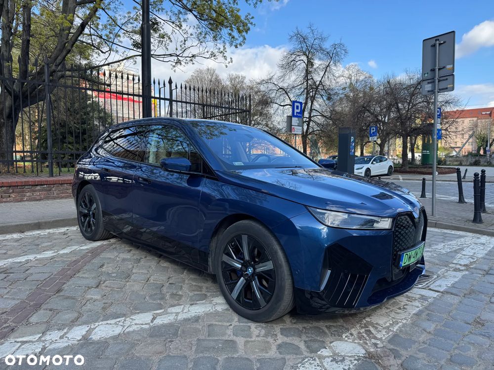 BMW iX xDrive40 76.6kWh - 1