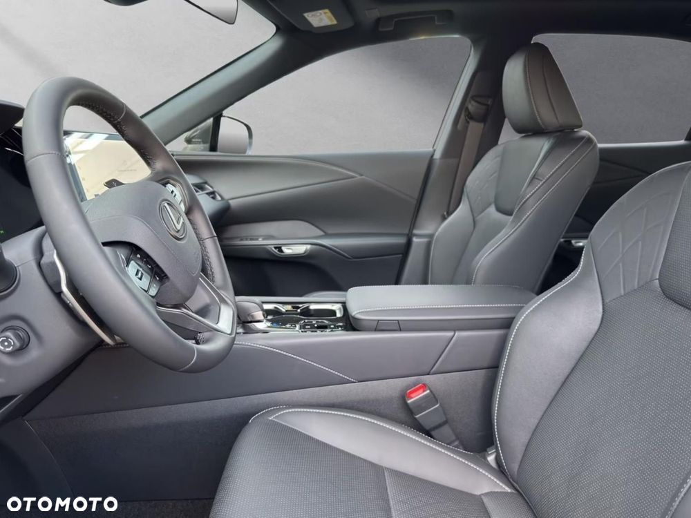 Lexus RX - 12