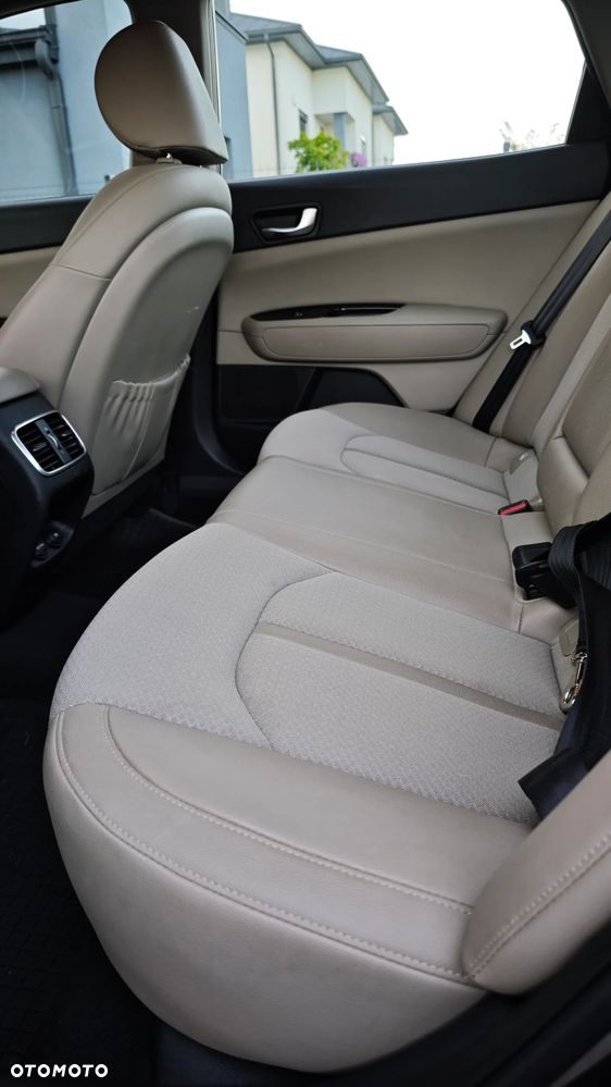 Kia Optima 1.7 CRDI L - 10