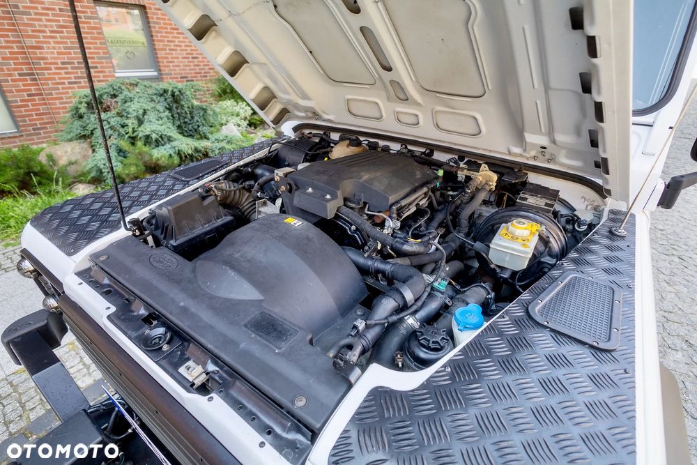 Land Rover Defender 2.2 TD4 E - 15