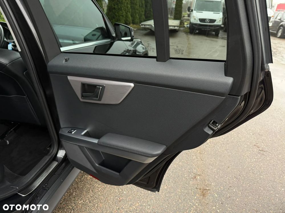 Mercedes-Benz GLK 350 CDI DPF 4Matic 7G-TRONIC SPORT EDITION - 31