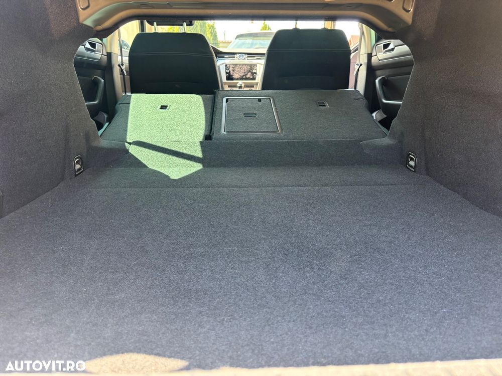Volkswagen Passat - 8