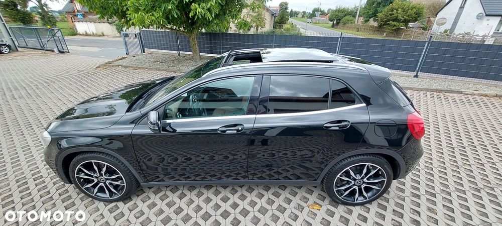 Mercedes-Benz GLA - 20