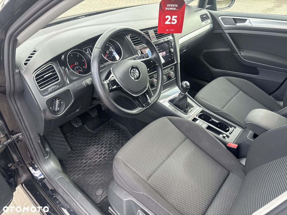 Volkswagen Golf - 11