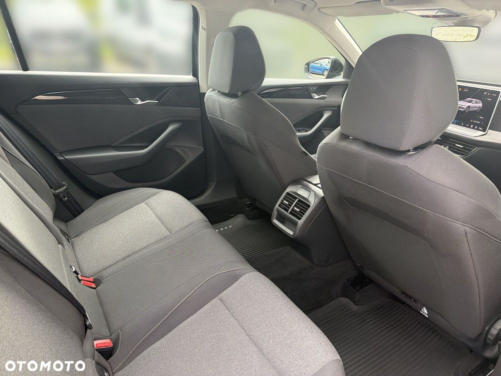 Volkswagen Passat Variant - 11