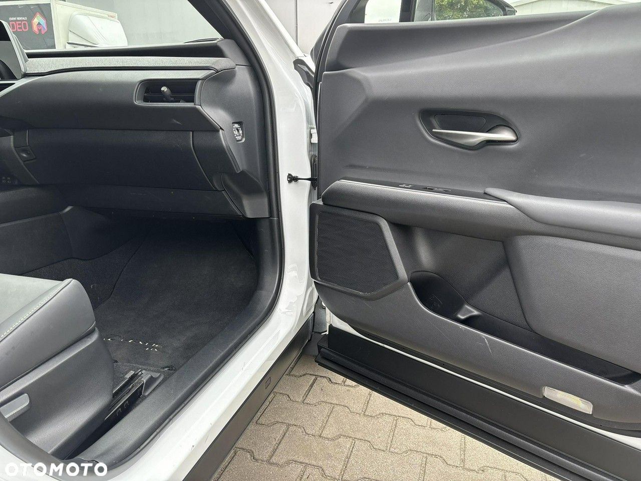 Lexus UX - 18