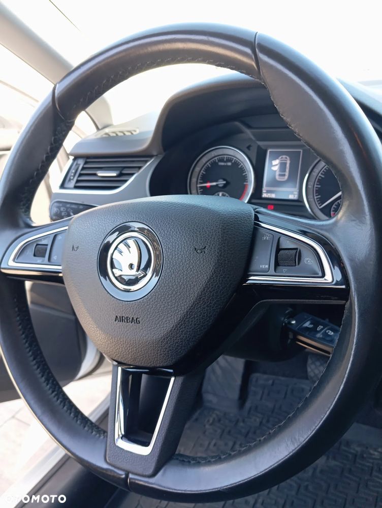 Skoda Octavia 2.0 TDI SCR Style DSG - 17
