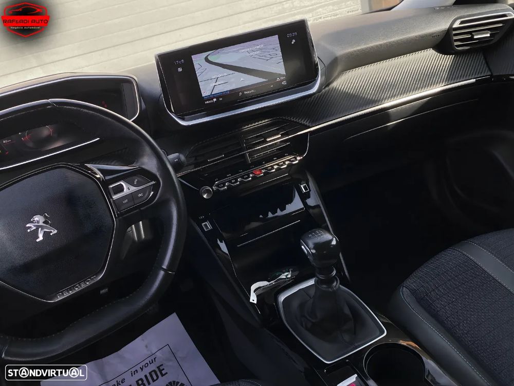 Peugeot 2008 1.2 PureTech Allure - 21