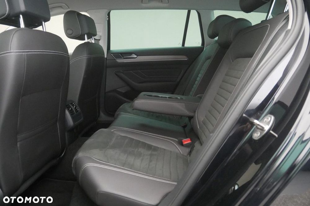 Volkswagen Passat Variant 2.0 TSI Elegance DSG - 15