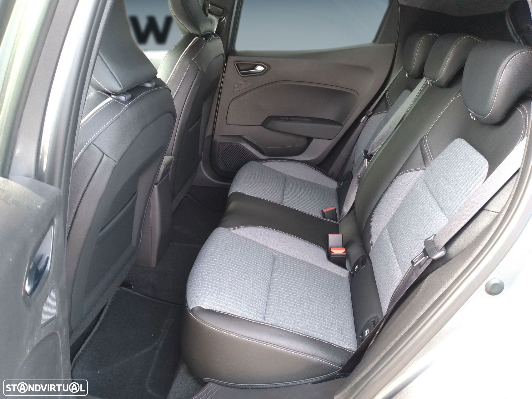 Renault Clio 1.0 TCe Techno Bi-Fuel - 14