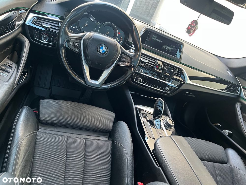 BMW Seria 5 520d Sport Line sport - 17