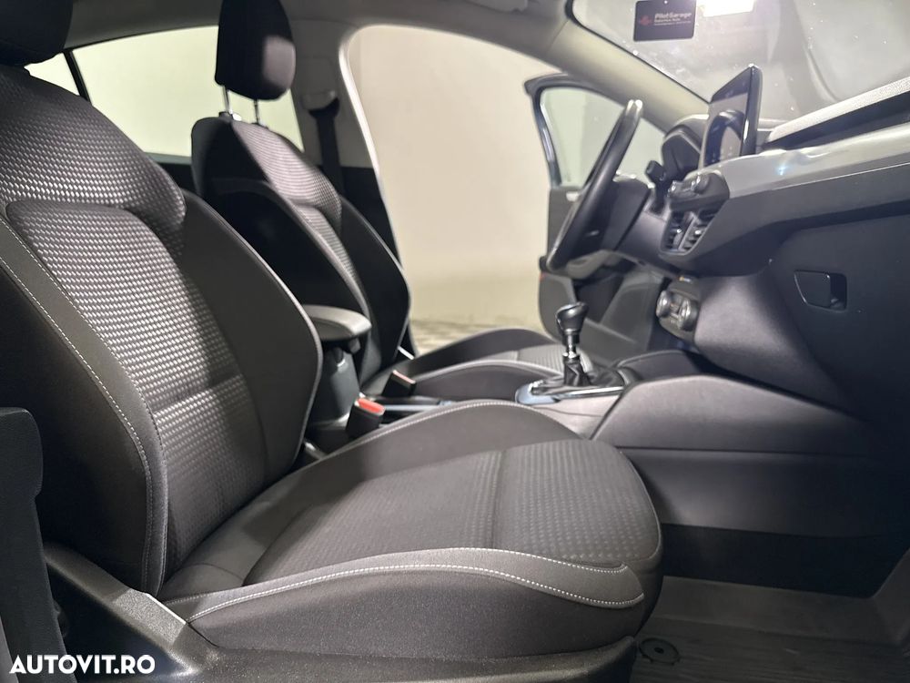 Ford Focus - 12