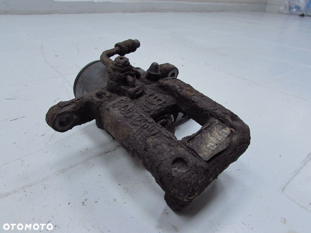 PEUGEOT 308 II T9 13-17 ZACISK HAMULCOWY TYL PRAWY 9800229080 - 3