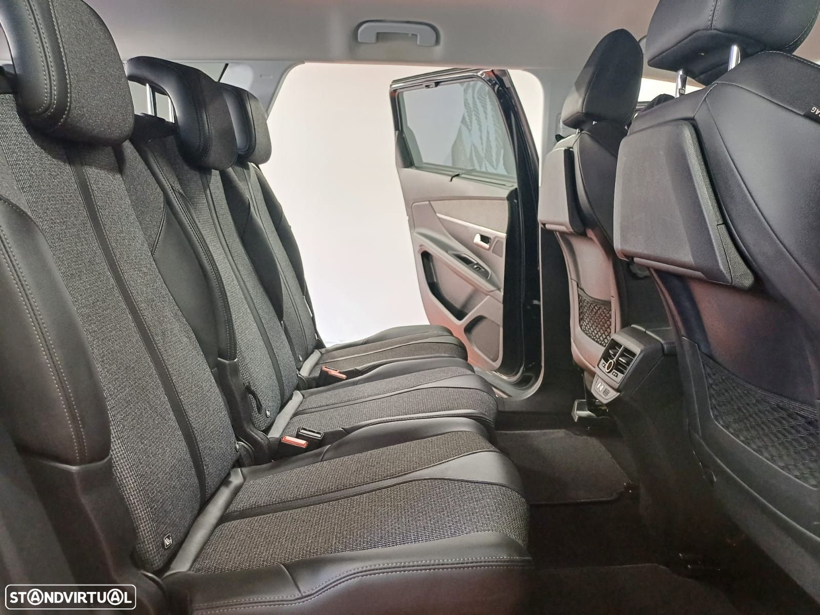 Peugeot 5008 1.5 BlueHDi Allure EAT8 - 13