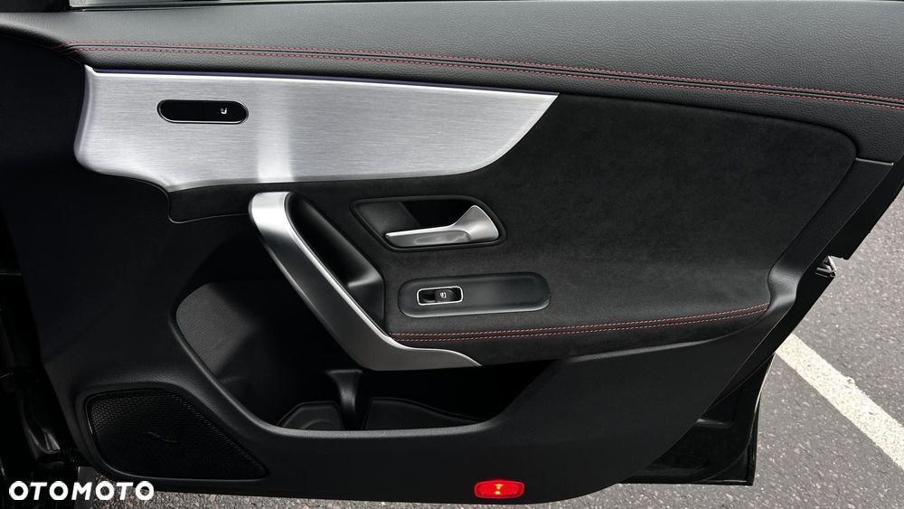 Mercedes-Benz CLA 200 7G-DCT - 21