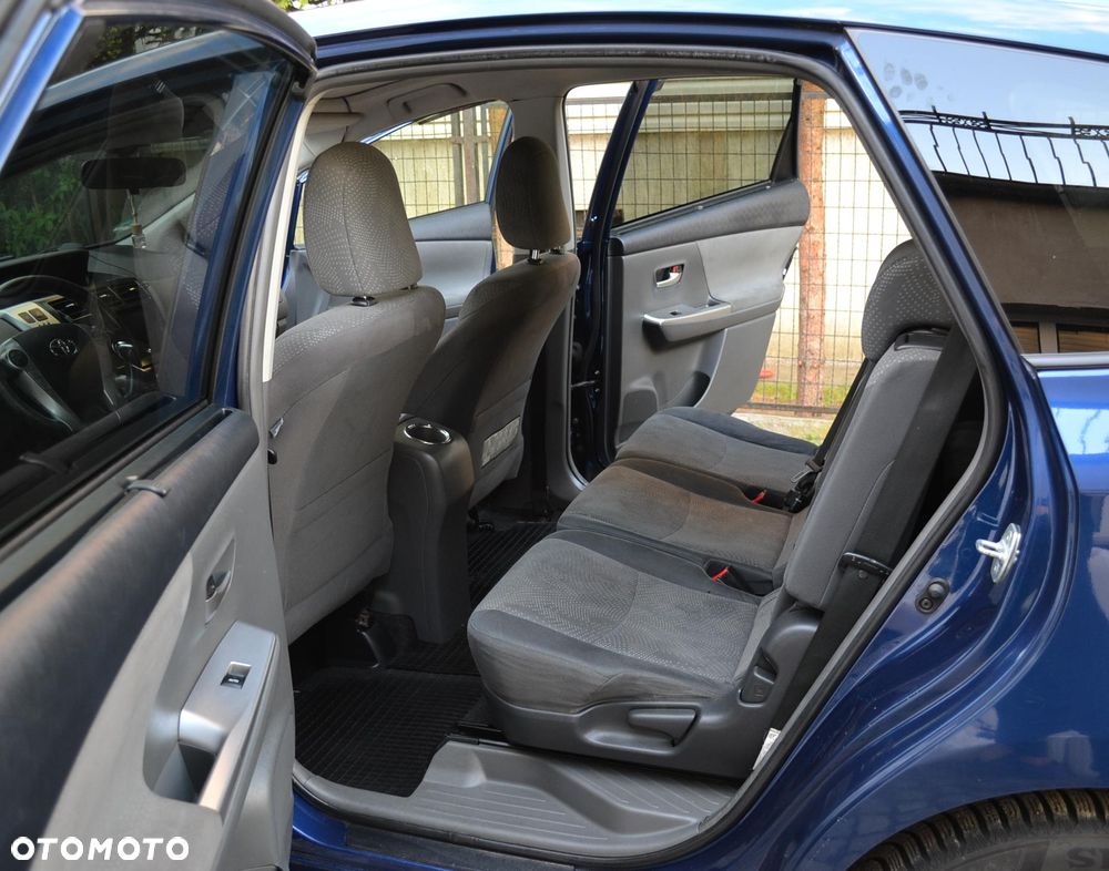 Toyota Prius+ (Hybrid) - 11