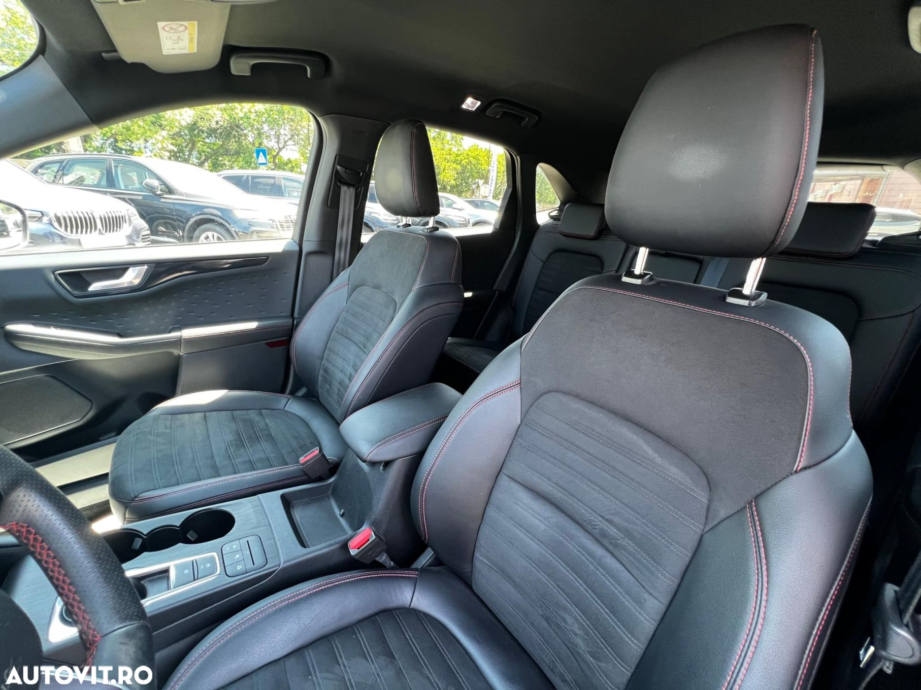 Ford Kuga 2.5 Duratec FHEV 4x4 ST-LINE X - 4