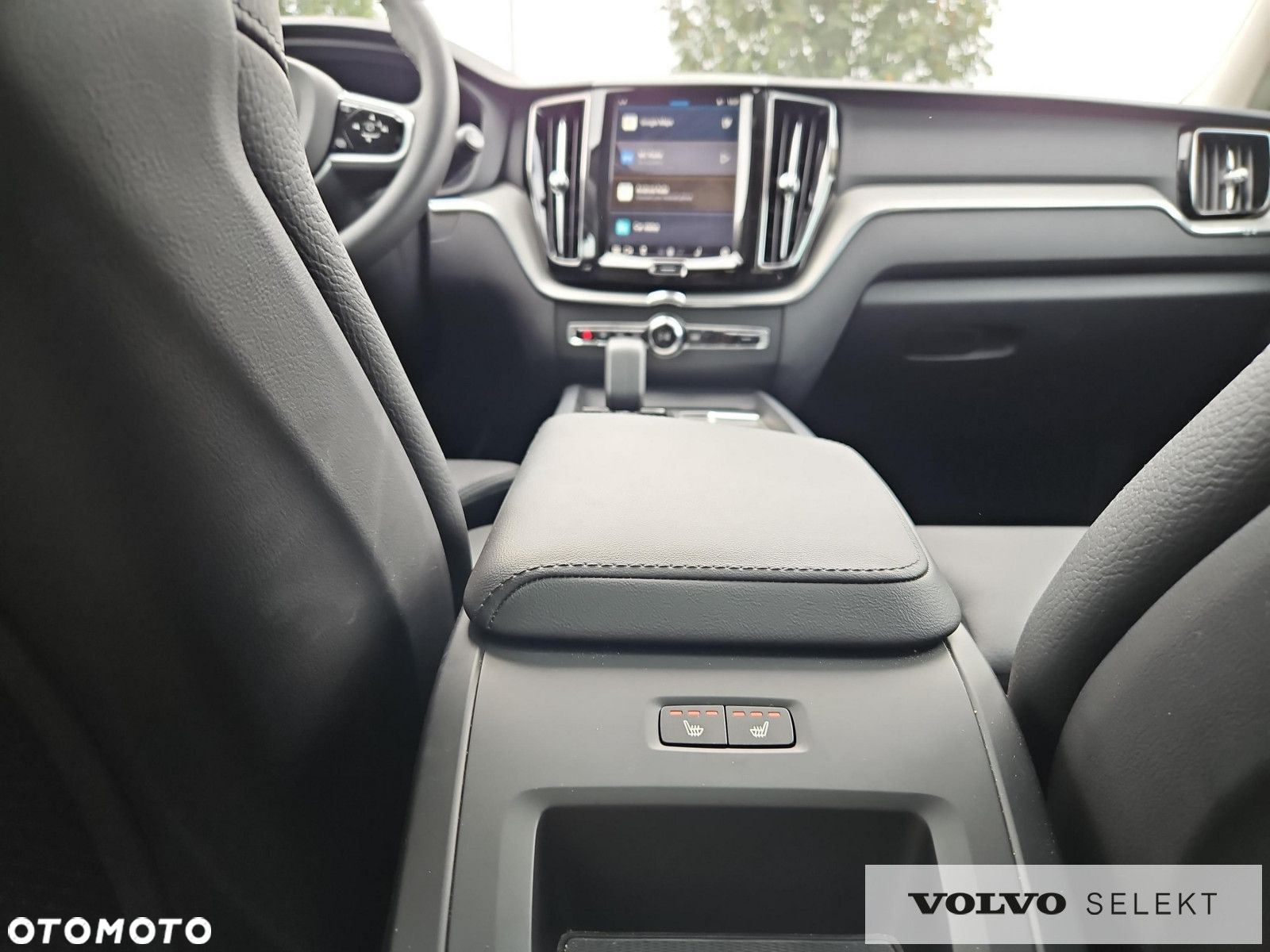 Volvo XC 60 T6 AWD Plug-in Hybrid Plus Dark - 27