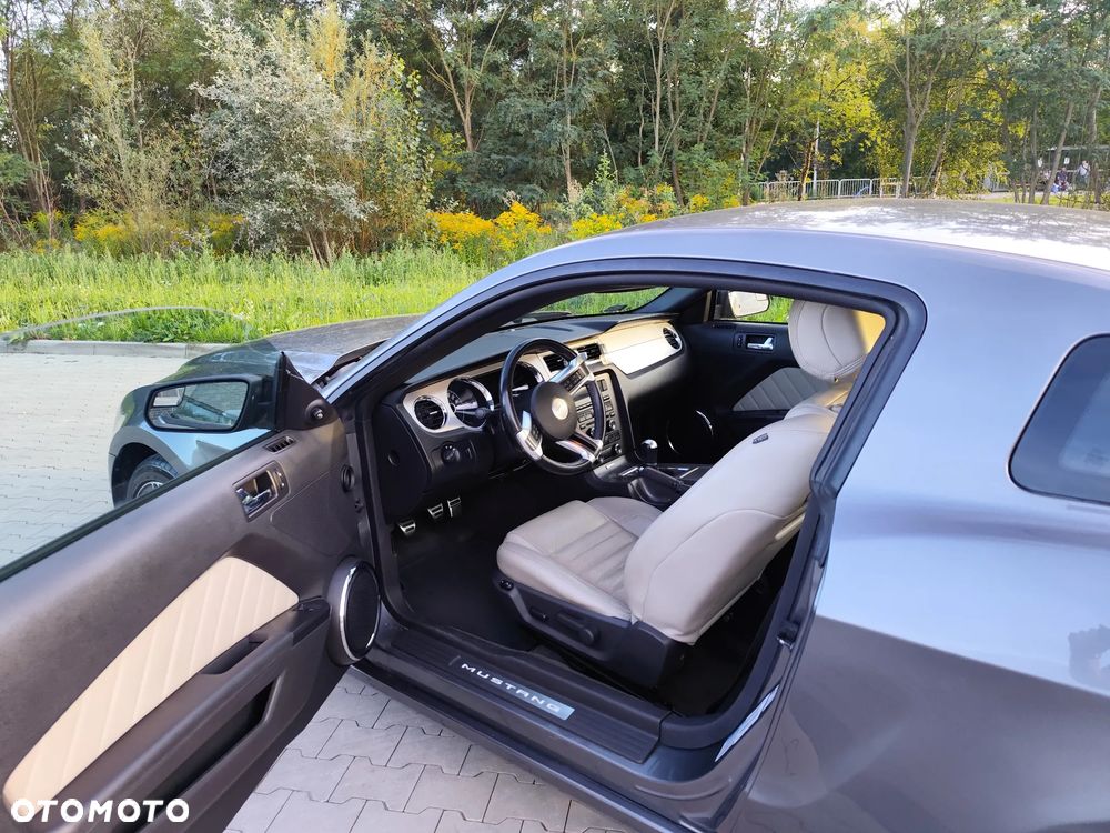 Ford Mustang 3.7 V6 Premium - 12