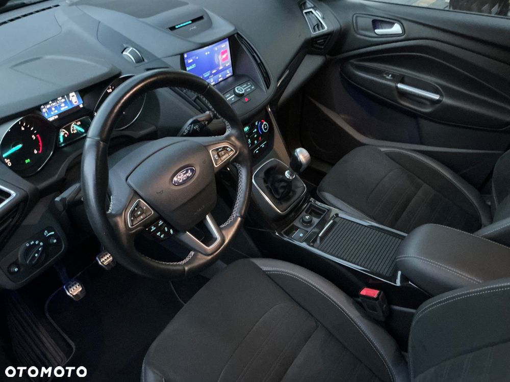 Ford Kuga - 33