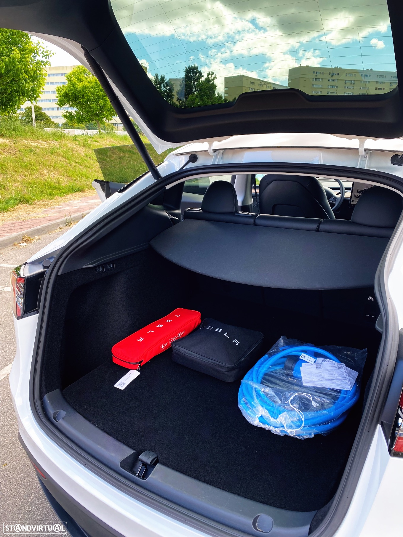 Tesla Model Y Long-Range RWD - 13