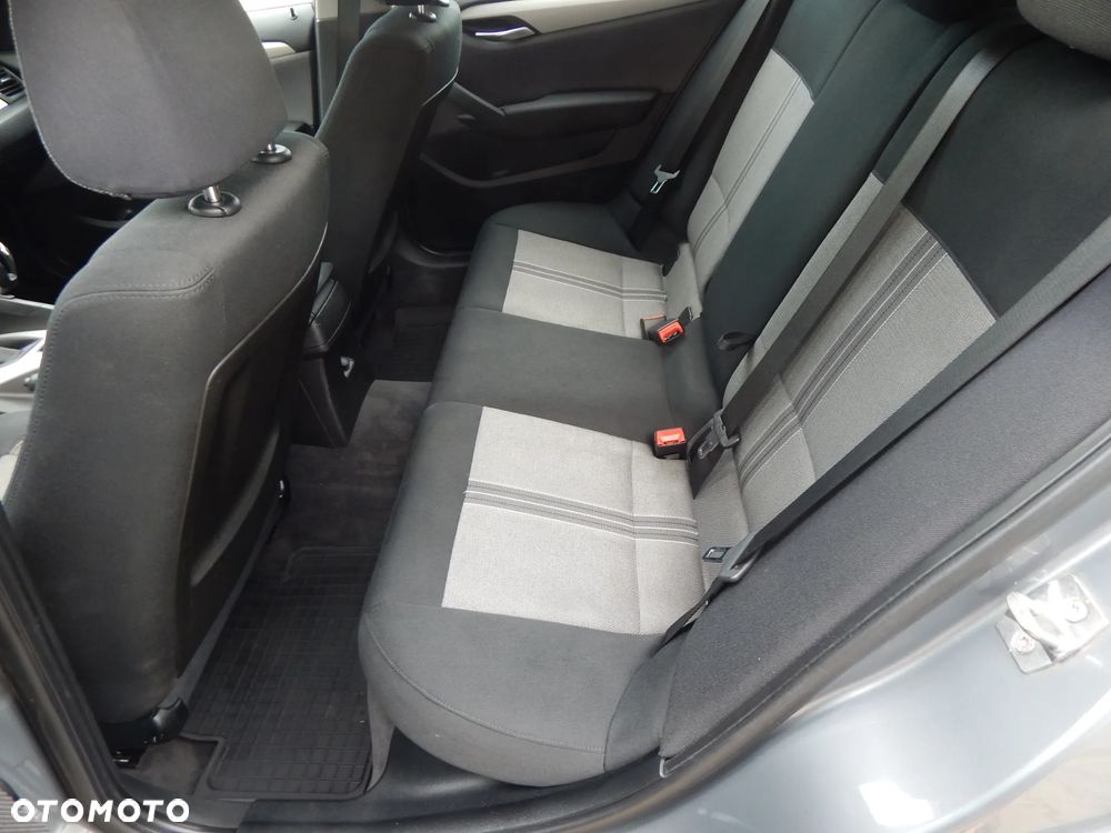 BMW X1 sDrive20i Sport Line - 16