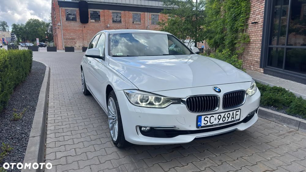 BMW Seria 3 328i Luxury Line - 15