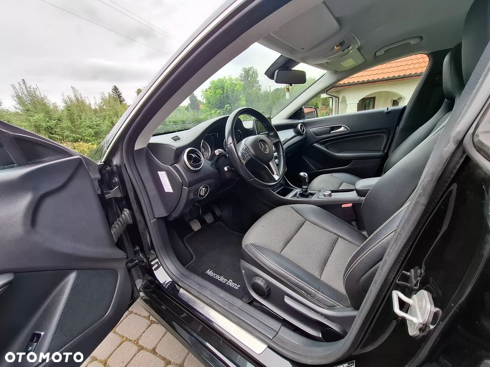 Mercedes-Benz CLA - 36