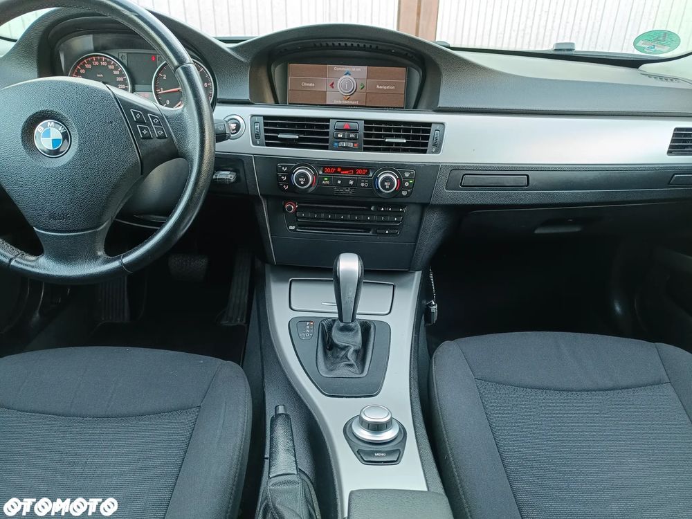 BMW Seria 3 320i Edition Exclusive - 16