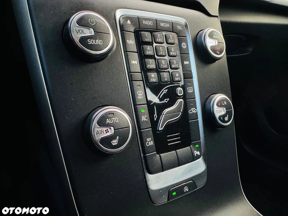 Volvo V40 T2 Drive-E Momentum - 37