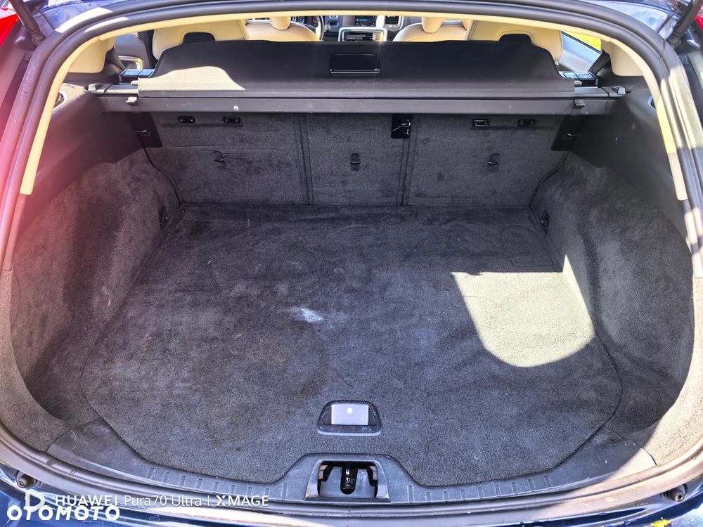 Volvo V60 T4 R-Design Kinetic - 10