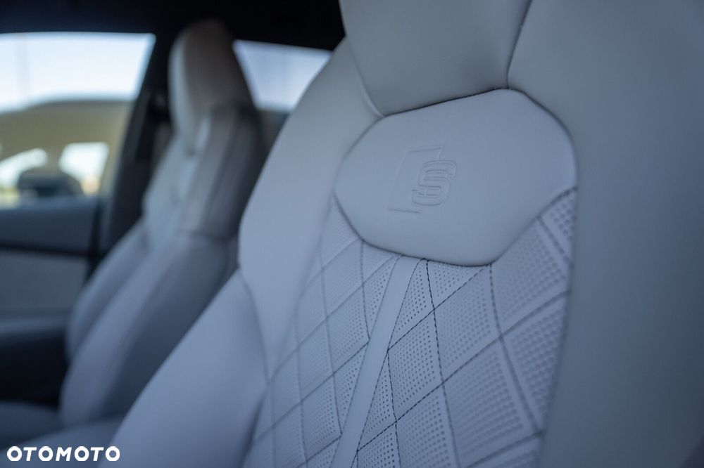 Audi Q8 - 10