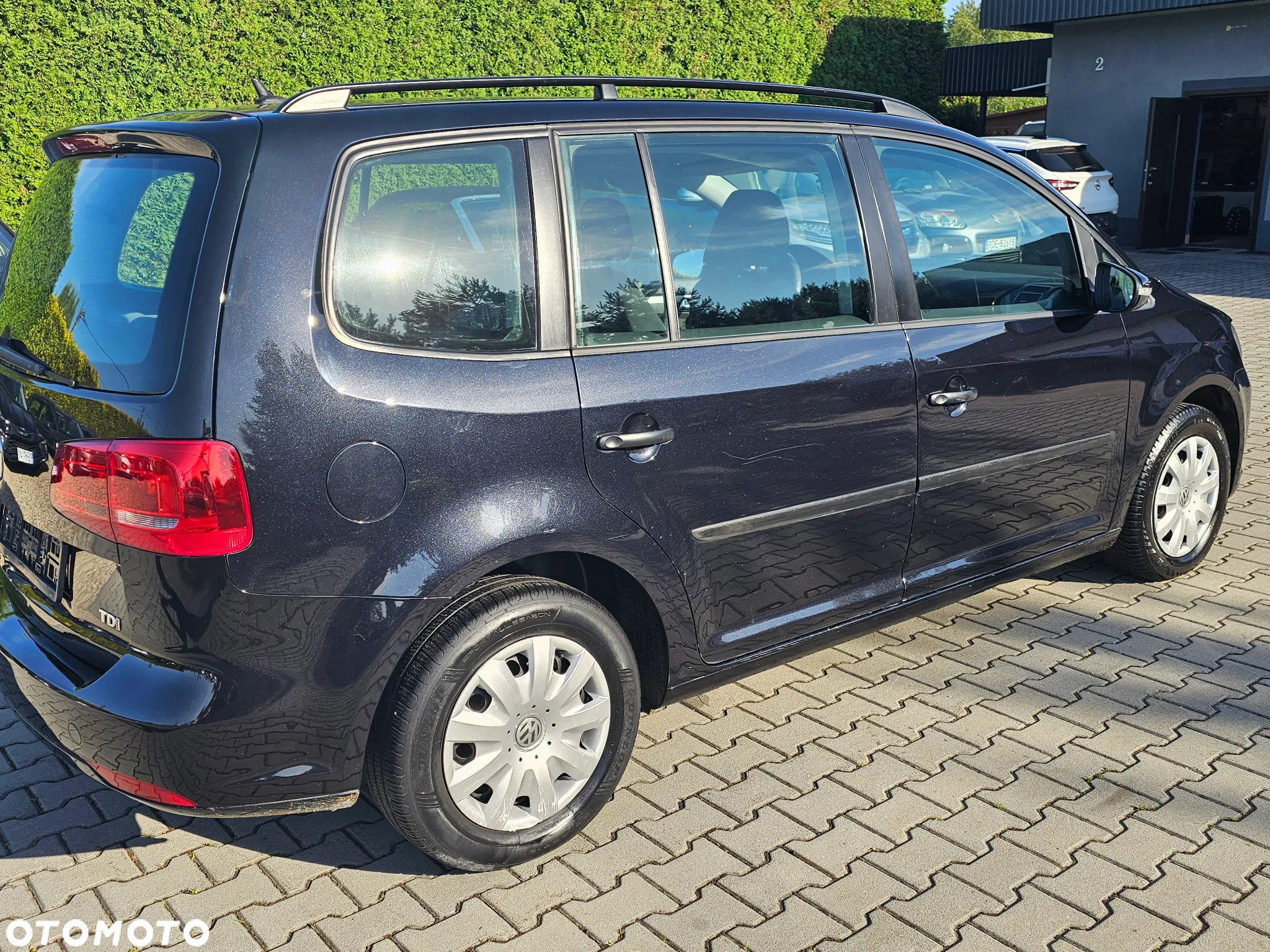 Volkswagen Touran 1.6 TDI DPF BlueMotion Technology Trendline - 8