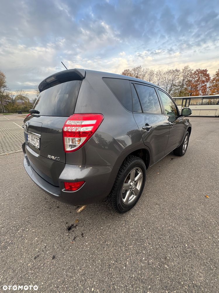 Toyota RAV4 - 5