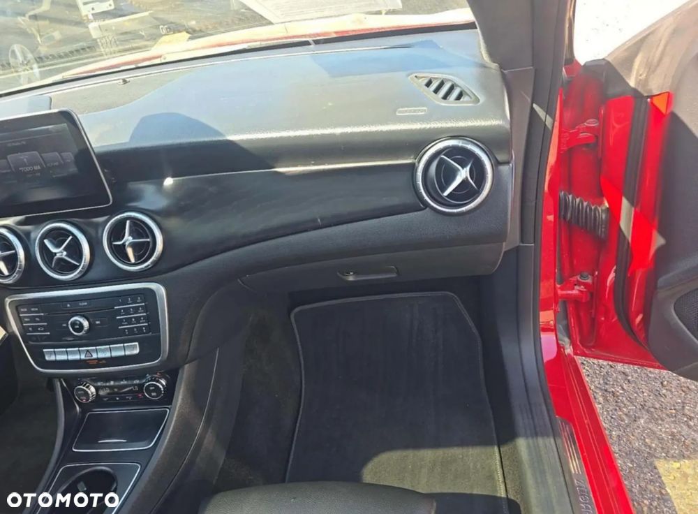 Mercedes-Benz CLA - 9