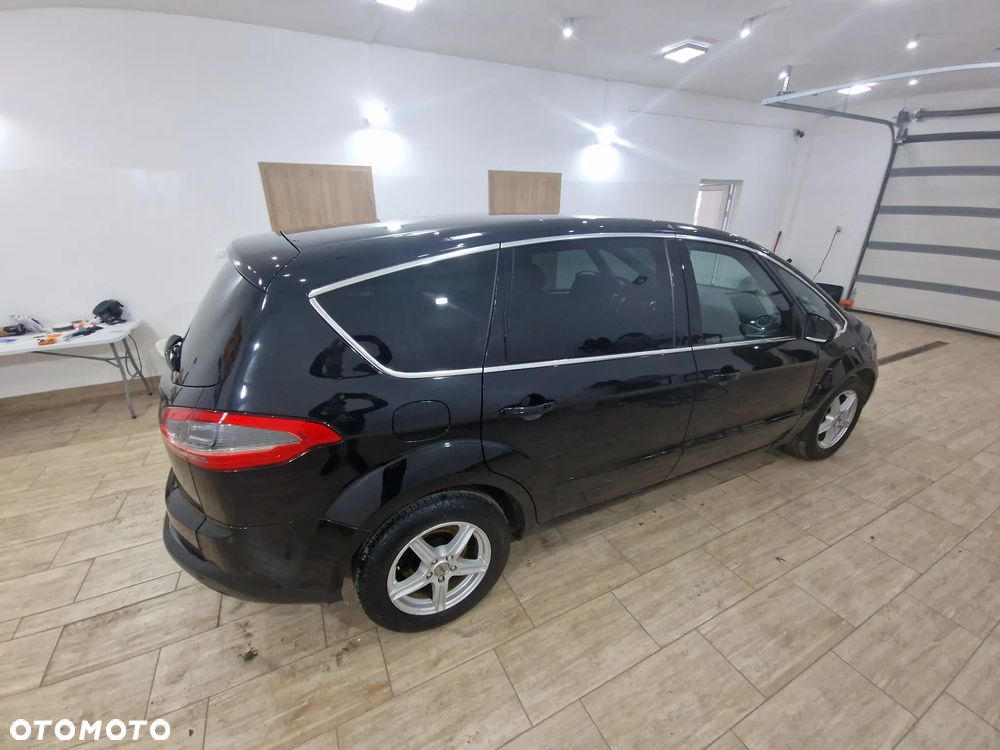 Ford S-Max 2.0 TDCi DPF Titanium X - 27