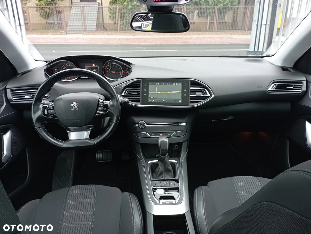 Peugeot 308 1.2 PureTech Allure S&S EAT6 - 8