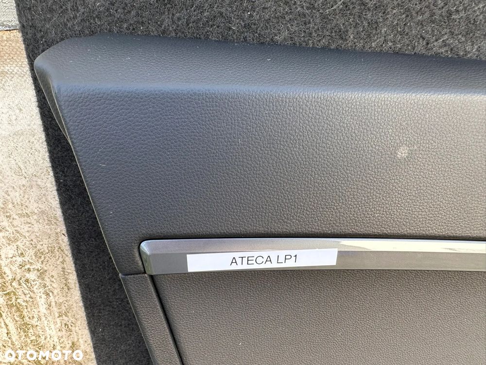 Tapicerka, boczek drzwi lewy przód Seat Ateca - 2