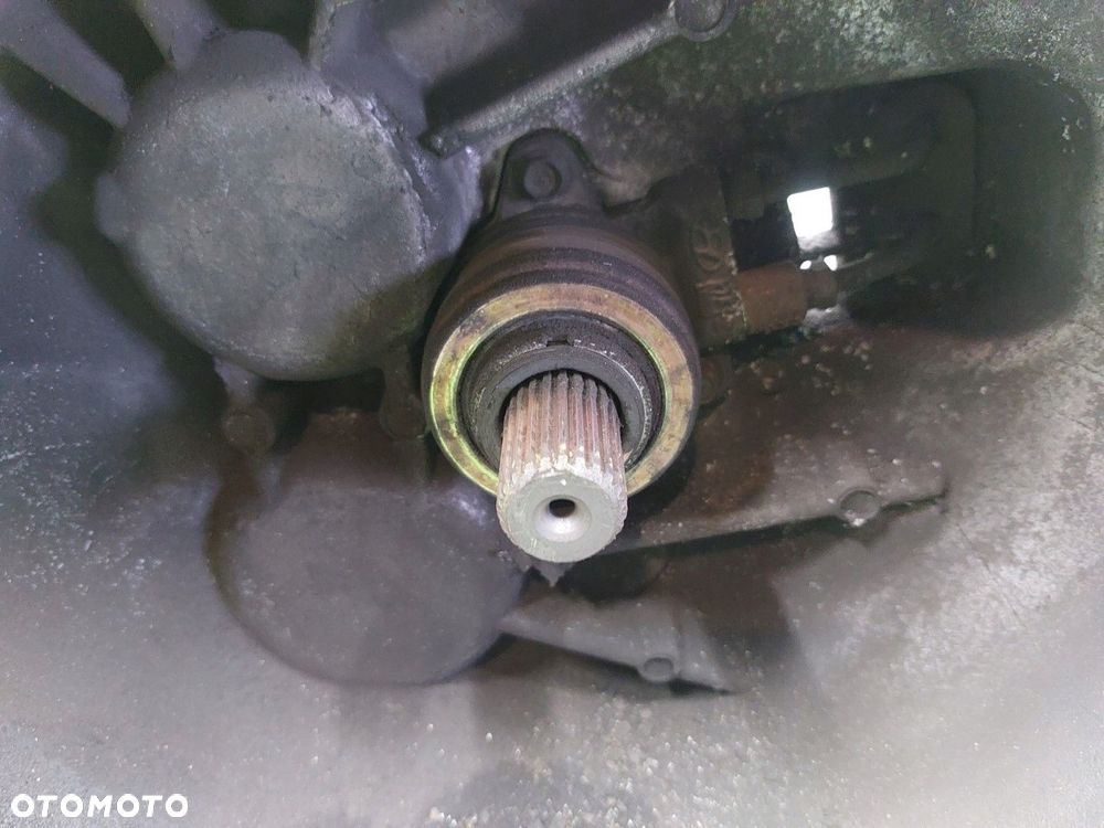 Skrzynia biegów Manualna Kia Ceed I 2006-2012 2,0 CRDI S828J0 - 2