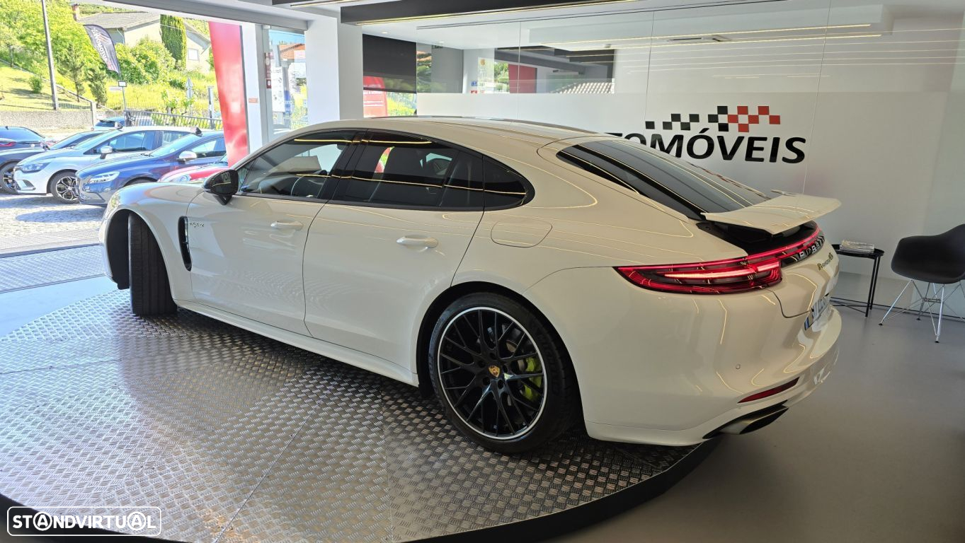 Porsche Panamera 4 E-Hybrid - 4