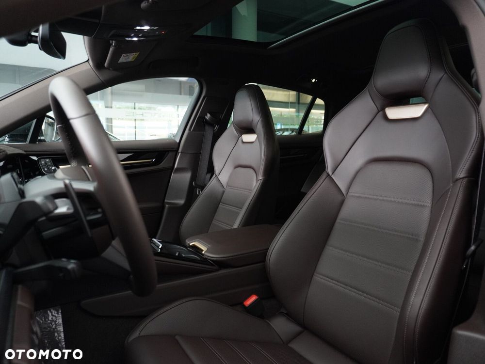 Porsche Panamera 4 - 29
