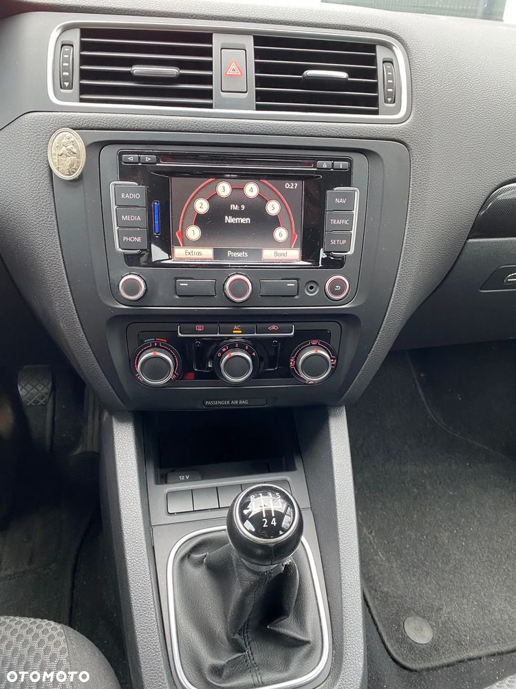 Volkswagen Jetta 1.6 TDI Comfortline - 12