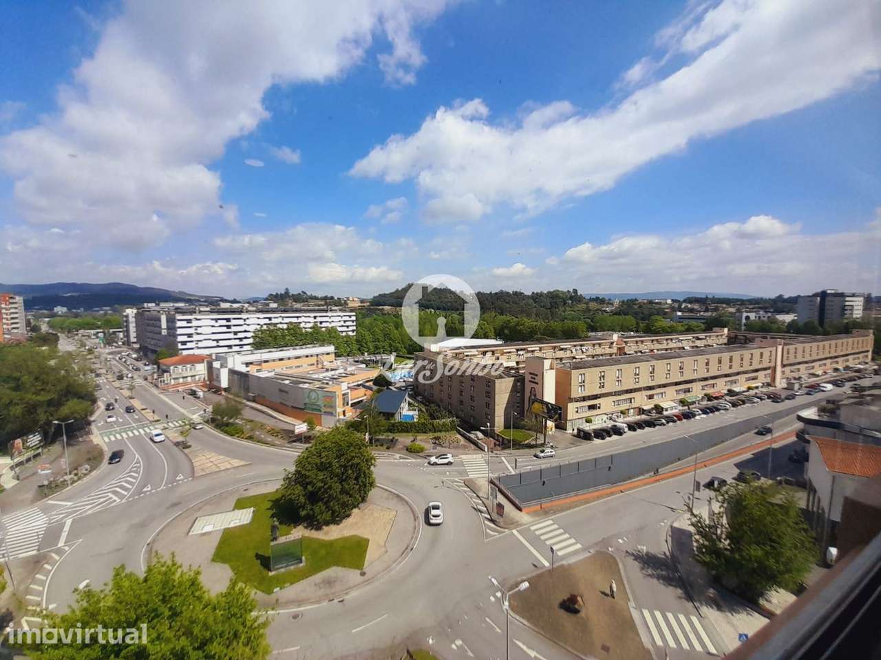 Apartamento T3 Remodelado no Centro de Famalicão - Grande imagem: 2/25