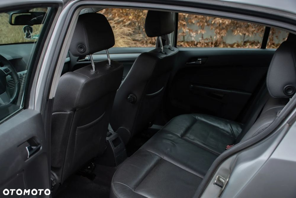 Opel Astra 2.0 Turbo Sport - 14