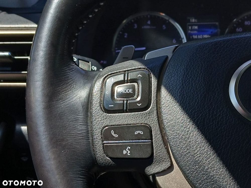 Lexus IS 200t Elegance - 29