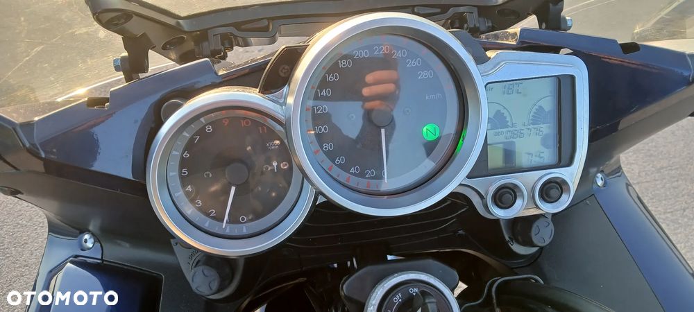 Yamaha FJR - 26