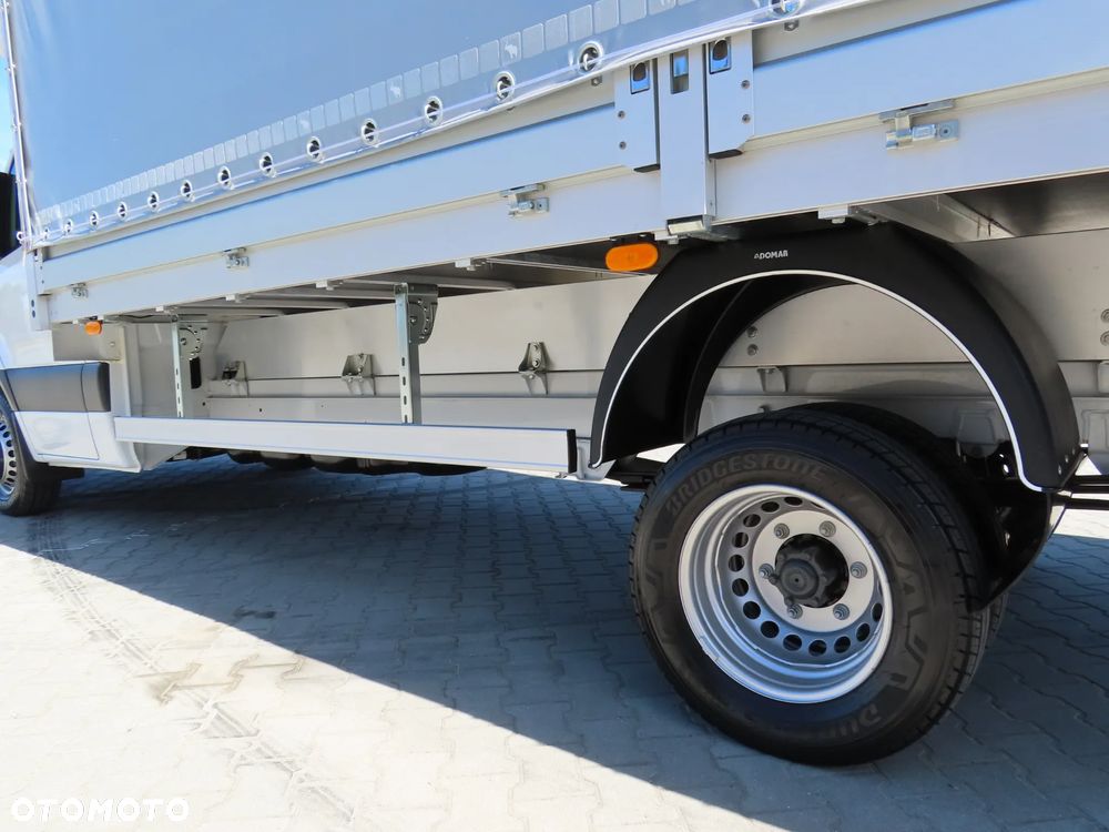 Mercedes-Benz Sprinter 517 CDI 170 KM Plandeka 12 E.Palet 5520 mm Dł. Skrzynia 2453 mm Szeroka TYLNE DRZWI KONTENEROWE Rozstaw Osi 4325 mm DMC 3500 Kg Ładowność 823 Kg WZMACNIANY Załadunek Wysokość Rampowa AMAZON Kabina Sypialniana SPOJKAR SPOJTRAK XL Nowy Nie Używany Gotowy Dostępny OKAZJA - 20