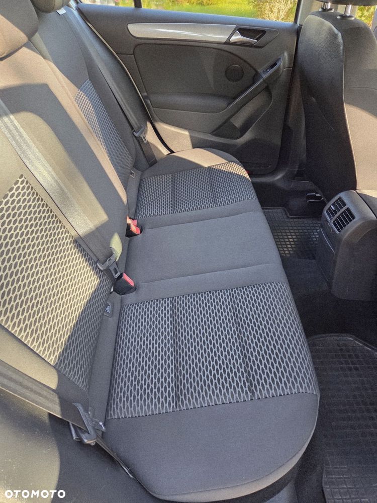 Volkswagen Golf - 10